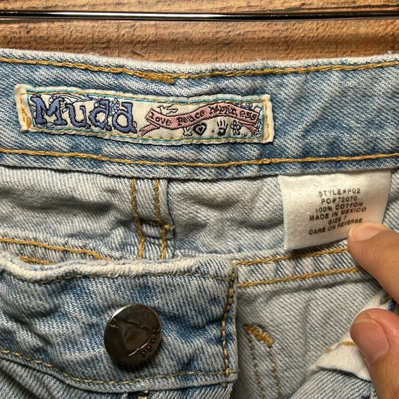 🌻 Mudd Y2K Vintage Distressed Crop Denim size 7 - Picture 4 of 8